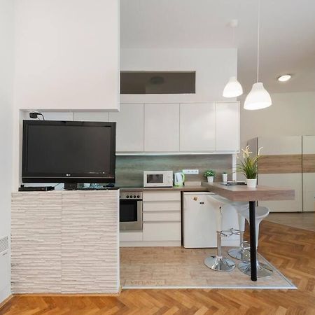 Szent Istvan Ter 4 Next To Basilica A 1 Bedroom Будапеща Екстериор снимка