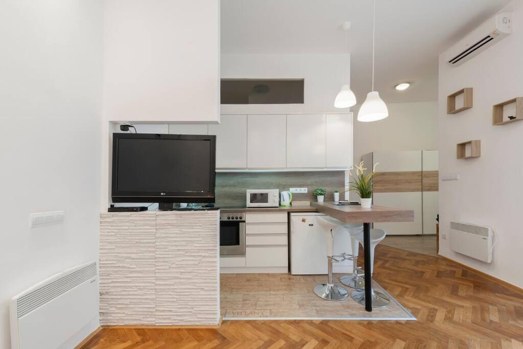 Szent Istvan Ter 4 Next To Basilica A 1 Bedroom Будапеща Екстериор снимка