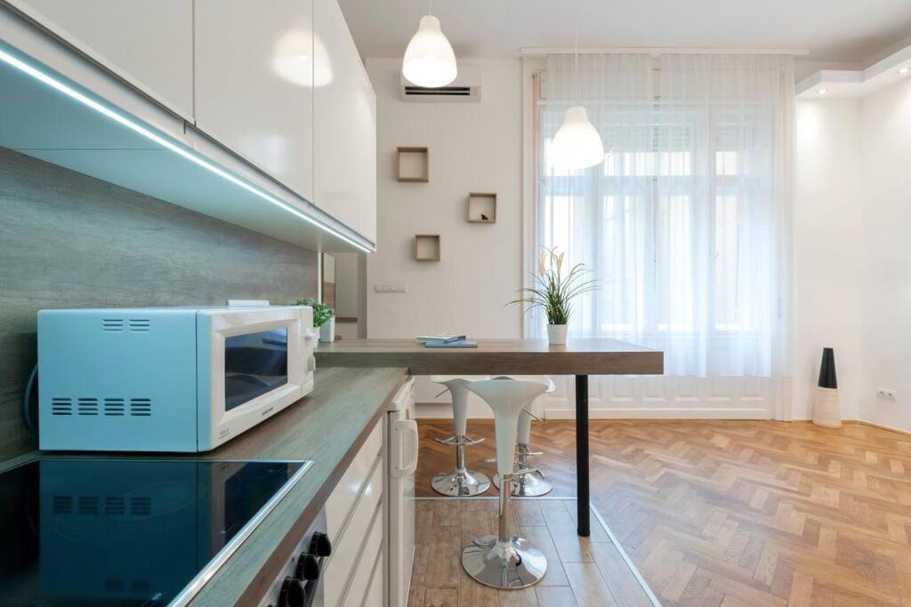 Szent Istvan Ter 4 Next To Basilica A 1 Bedroom Будапеща Екстериор снимка